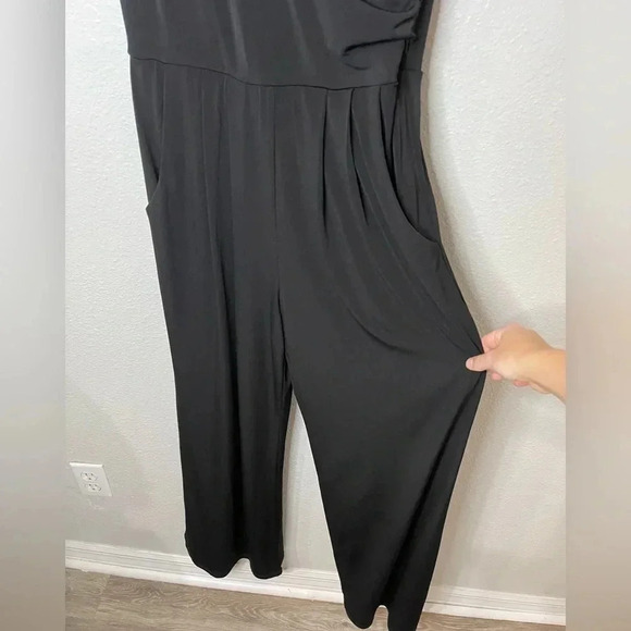 ☀️Ronni Nicole Jumpsuit - Picture 1 of 9